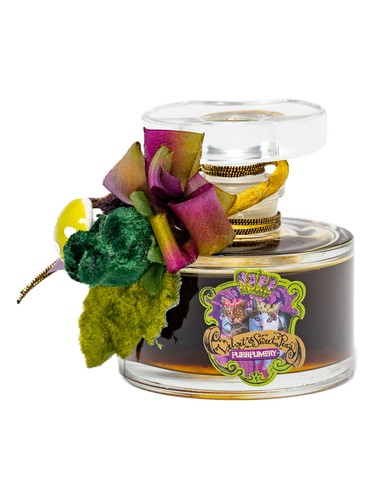 Frasco de Pangolin Violette Rose, de Velvet & Sweet Pea’s Purrfumery