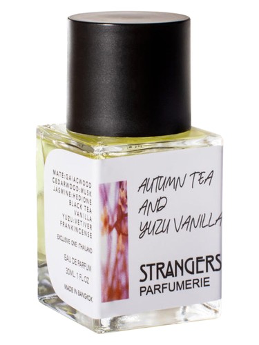 Frasco de Autumn Tea And Yuzu Vanilla — Strangers Parfumerie