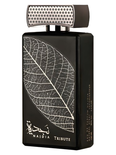 Frasco de Najdia Tribute, de Lattafa Perfumes