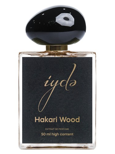Frasco de Hakari Wood, de İydə