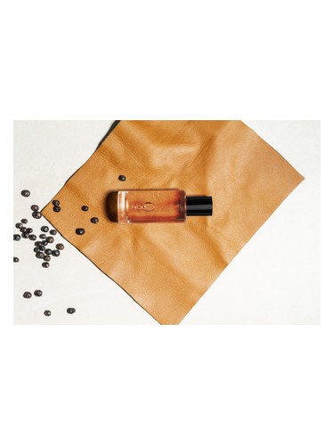 Frasco de JUNIPER LEATHER, de LEGENDÄR