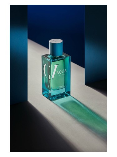 Frasco de AQUA, de Givago