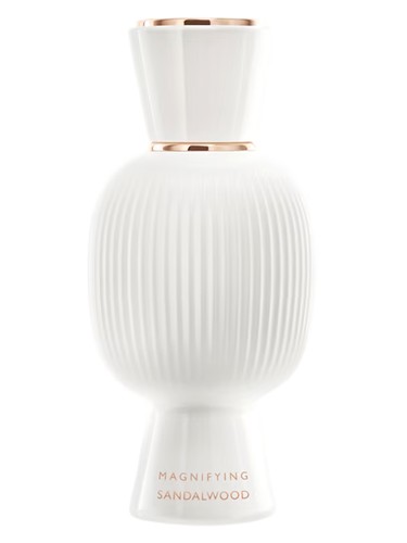 Frasco de Allegra Magnifying Sandalwood, de Bvlgari