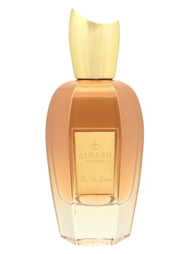 Frasco de She Is Love, de Ainash Parfums