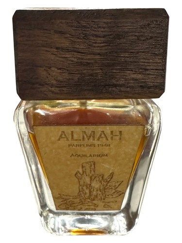 Frasco de Aquilarium, de Almah Parfums 1948