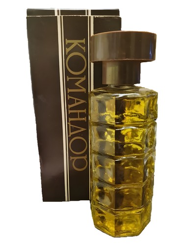 Frasco de Komandors (Командор), de Dzintars
