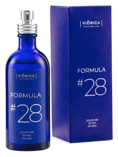 Frasco de FORMULA #28, de Viorica Cosmetics
