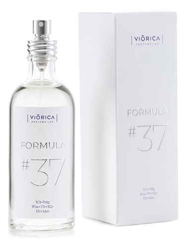 Frasco de FORMULA #37, de Viorica Cosmetics
