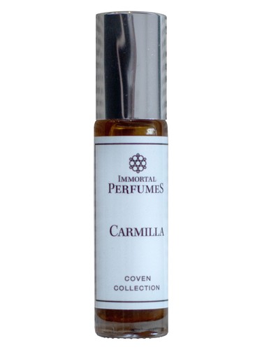 Frasco de Carmilla, de Immortal Perfumes
