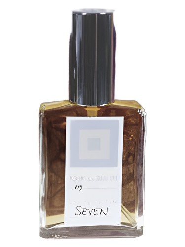 Frasco de Seven, de DSH Perfumes