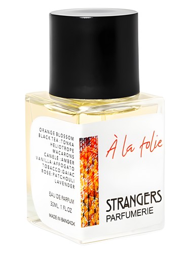 Frasco de À La Folie, de Strangers Parfumerie