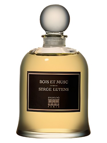 Frasco de Bois et Musc, de Serge Lutens