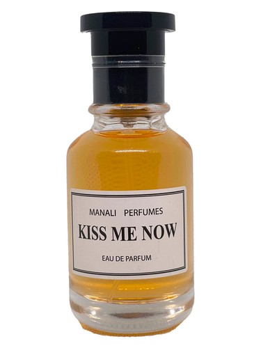 Frasco de Kiss Me Now, de Manali Perfumes