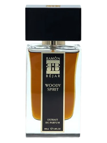 Frasco de Woody Spirit Extrait de Parfum, de Ramón Béjar