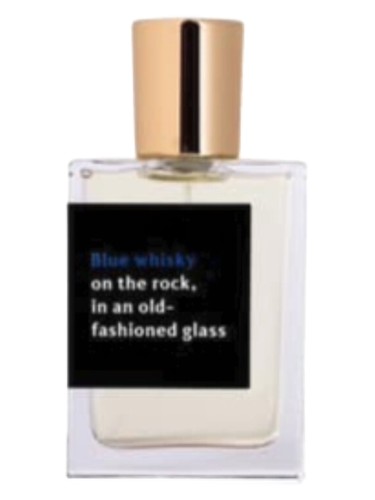 Frasco de Blue Whisky on the rock, in an old-fashioned glass — Proad