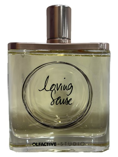 Frasco de Loving Sense, de Olfactive Studio