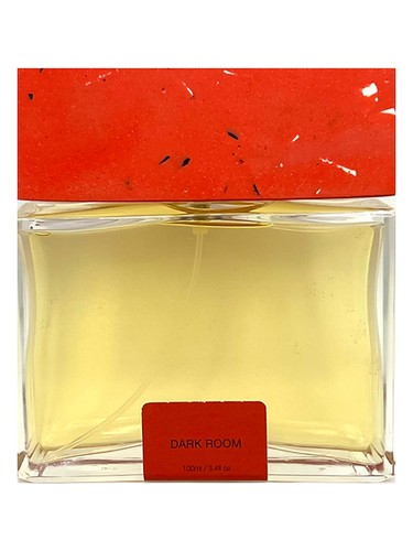 Frasco de Dark Room, de Pictor Parfum