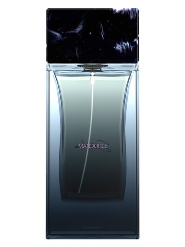 Frasco de Mandorle Eau de Parfum, de Sora Dora
