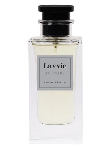 Frasco de BESPOKE, de LAVVIE PERFUMES