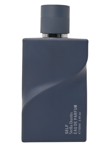 Frasco de Self 2023, de Stella Dustin