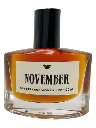 Frasco de November — For Strange Women