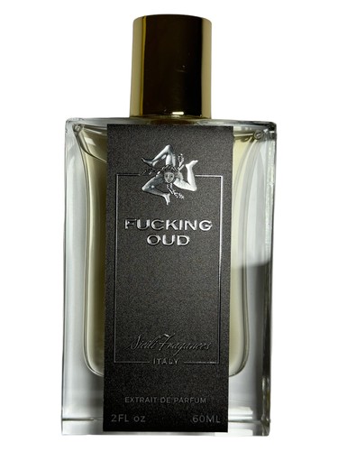 Frasco de Oud, de Sicili Fragances