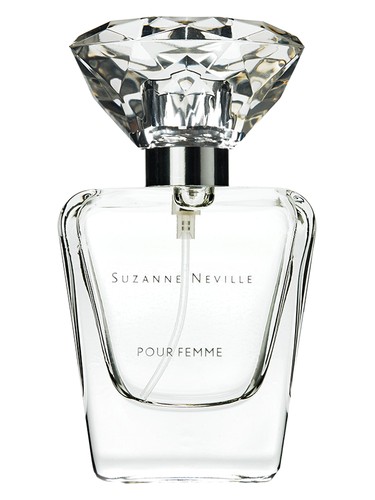 Frasco de Pour Femme, de Suzanne Neville