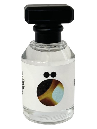 Frasco de 5AM, de Örök Fragrances