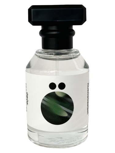Frasco de Undergrowth, de Örök Fragrances