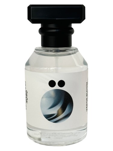 Frasco de Vapor Bloom, de Örök Fragrances