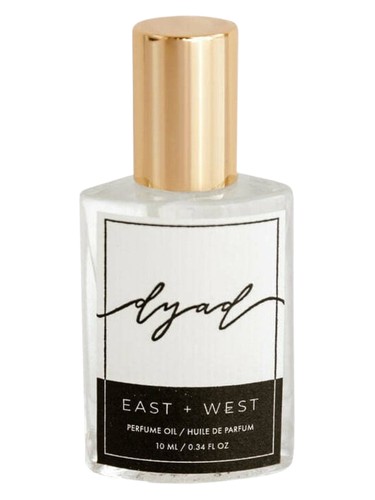 Frasco de East + West Perfume Oil, de Dyad