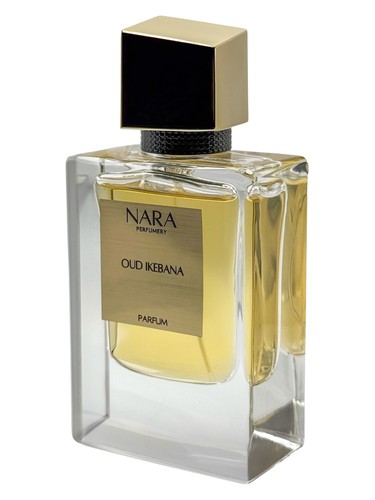 Frasco de Oud Ikebana, de Nara Perfumery